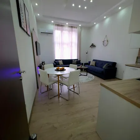 Luxury Old Town Apartment Fireplace, Bascarsija, Fast Wifi شقة سراييفو